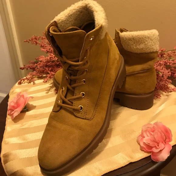Winter Boots - Picture 1 of 3